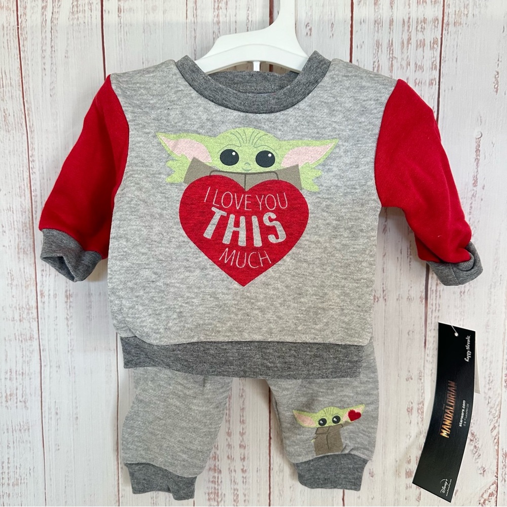 Baby Star Wars Baby Yoda Love Heart Top and Bottom 2pc Set